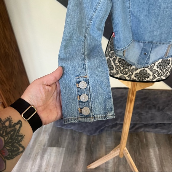 Levi's Light Blue Corset Button-Down‎ Women's Shirt - Picture 5 of 10